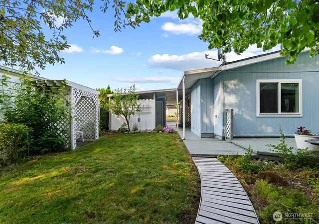 Photo 3 of Sale Pending at 836 Harman Way S #34, Orting, WA 98360 | MLS# NWM2553926 | Listing updated on 2026-10-01