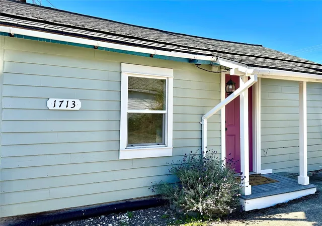 Photo 1 of Single family home for sale at 1713 Burwell St, Bremerton, WA 98337 | MLS# NWM2553942 | Listing updated on 2026-10-27