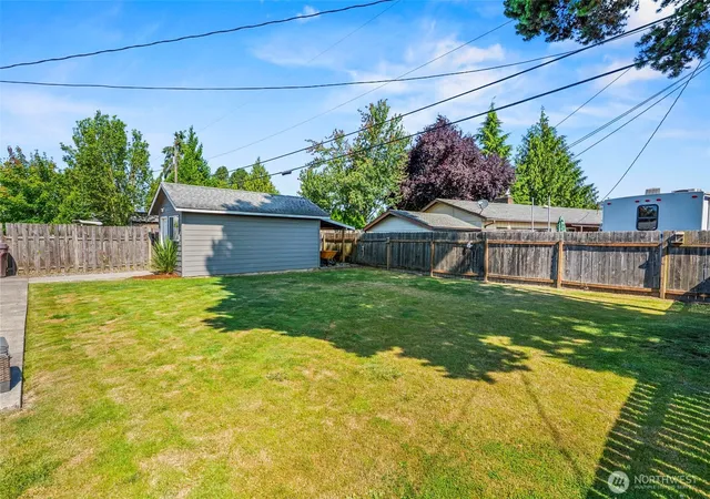 Photo 2 of Single family home for sale at 2580 Taylor Ave, Longview, WA 98632 | MLS# NWM2553950 | Listing updated on 2026-09-22