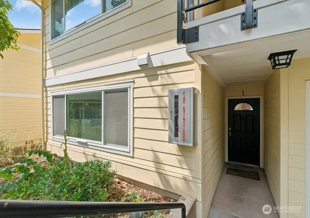 Photo 2 of Condo for sale at 14602 Ne 51st Street #D1, Bellevue, WA 98007 | MLS# NWM2553959 | Listing updated on 2026-09-19