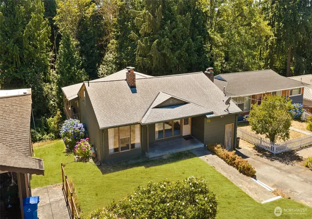 Photo 3 of Single family home for sale at 351 Northeast 163rd, Shoreline, WA 98155 | MLS# NWM2553975 | Listing updated on 2026-09-23