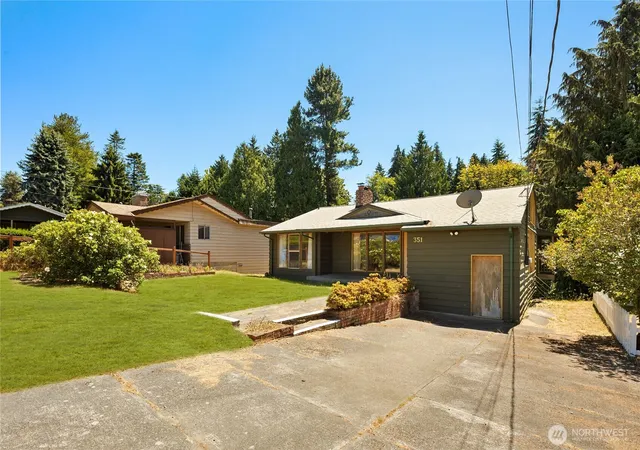 Photo 3 of Single family home for sale at 351 Northeast 163rd, Shoreline, WA 98155 | MLS# NWM2553975 | Listing updated on 2026-09-23