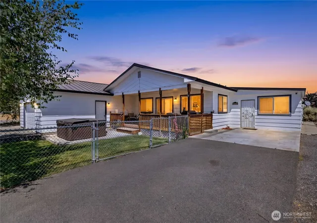 Single family home for sale at 301 Arrowhead Pl SW, Mattawa, WA 99349 | MLS# NWM2553980