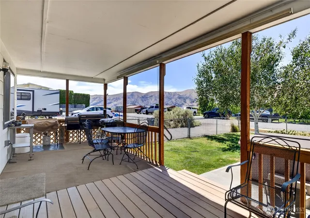 Photo 3 of Single family home for sale at 301 Arrowhead Pl Sw, Mattawa, WA 99349 | MLS# NWM2553980 | Listing updated on 2026-10-02