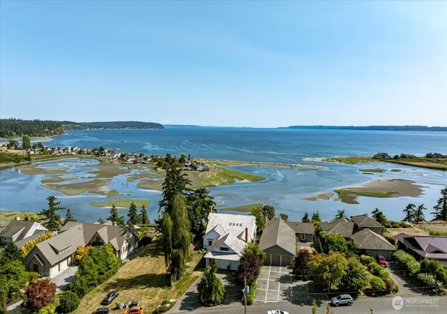 Photo 1 of Contingent at 2374 Soundview Dr, Langley, WA 98260 | MLS# NWM2553984 | Listing updated on 2026-10-02