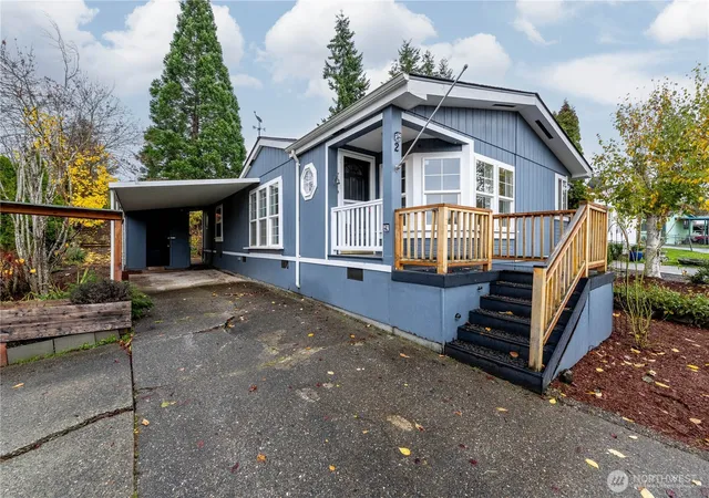 Photo 2 of Manufactured home for sale at 704 87th Avenue Ne #2, Lake Stevens, WA 98258 | MLS# NWM2553989 | Listing updated on 2026-09-22