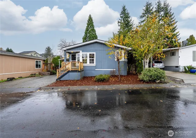 Photo 2 of Manufactured home for sale at 704 87th Avenue Ne #2, Lake Stevens, WA 98258 | MLS# NWM2553989 | Listing updated on 2026-10-06
