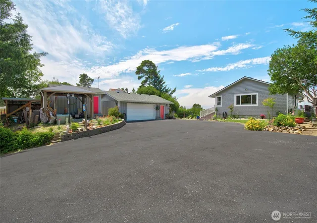 Photo 3 of Single family home for sale at 28017 L Pl, Ocean Park, WA 98640 | MLS# NWM2553995 | Listing updated on 2026-09-22