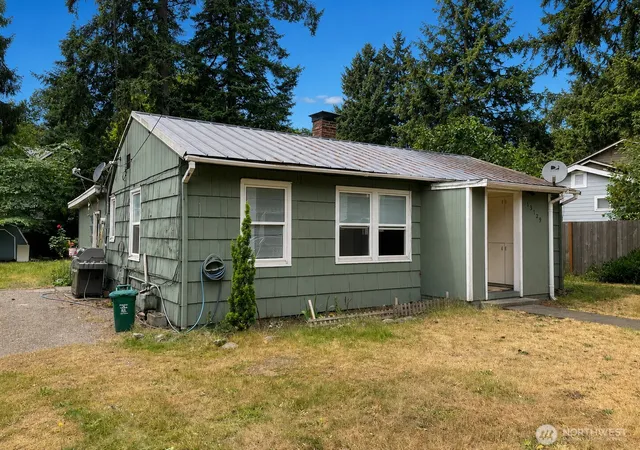 Photo 1 of Townhouse for sale at 13729 Stone Ave N, Seattle, WA 98133 | MLS# NWM2554012 | Listing updated on 2026-09-22