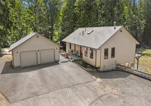 Single family home for sale at 19407 228th Avenue SE, Maple Valley, WA 98038 | MLS# NWM2554034