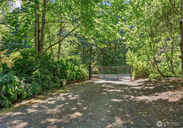 Photo 2 of Single family home for sale at 19407 228th Avenue Se, Maple Valley, WA 98038 | MLS# NWM2554034 | Listing updated on 2026-09-22