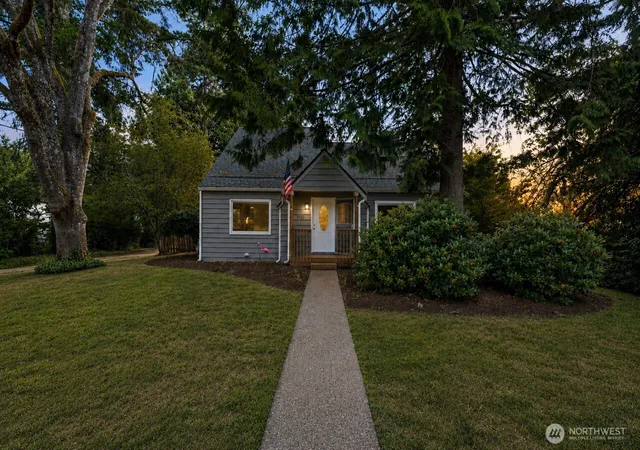 Photo 1 of Single family home for sale at 8123 Veterans Dr Sw, Lakewood, WA 98498 | MLS# NWM2554070 | Listing updated on 2026-09-29