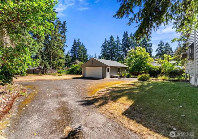 Photo 3 of Single family home for sale at 8123 Veterans Dr Sw, Lakewood, WA 98498 | MLS# NWM2554070 | Listing updated on 2026-09-29