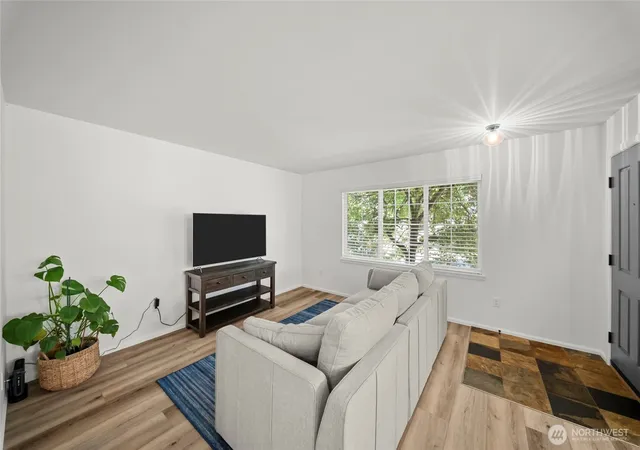 Photo 4 of Sale Pending at 6516 Indiana St SE, Olympia, WA 98513 | MLS# NWM2554089 | Listing updated on 2026-09-25