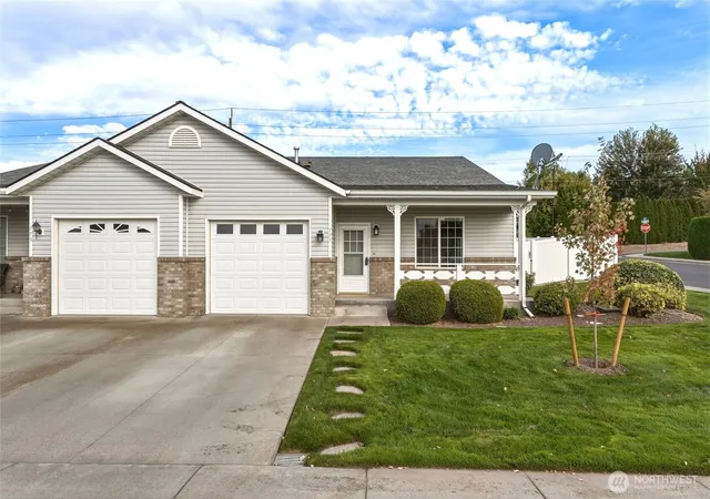 Photo 2 of Single family home for sale at 777 Se Magnoni, College Place, WA 99324 | MLS# NWM2554101 | Listing updated on 2026-09-24