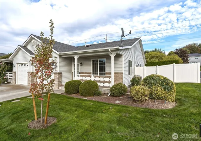 Photo 3 of Single family home for sale at 777 Se Magnoni, College Place, WA 99324 | MLS# NWM2554101 | Listing updated on 2026-09-24