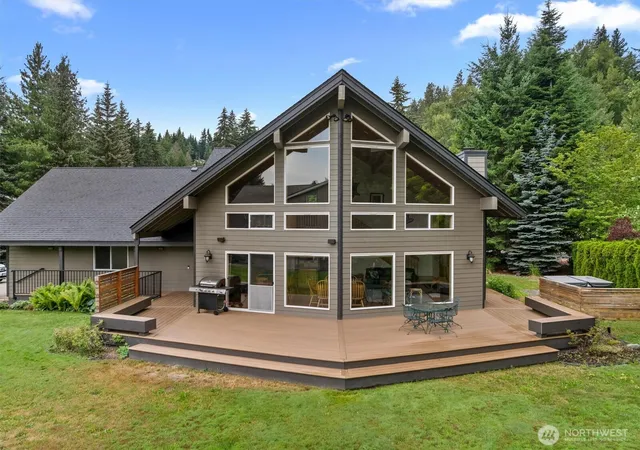 Photo 1 of Single family home for sale at 691 Pebble Beach Dr, Cle Elum, WA 98922 | MLS# NWM2554107 | Listing updated on 2026-10-05
