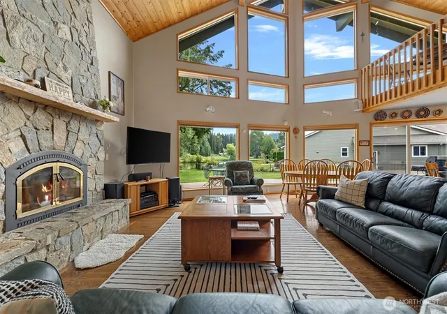 Photo 3 of Single family home for sale at 691 Pebble Beach Dr, Cle Elum, WA 98922 | MLS# NWM2554107 | Listing updated on 2026-10-05