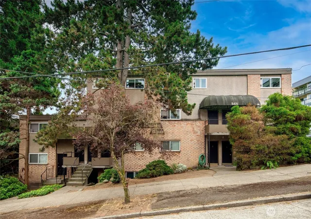 Photo 1 of Sale Pending at 565  569 Lee St, Seattle, WA 98109 | MLS# NWM2554111 | Listing updated on 2026-09-25