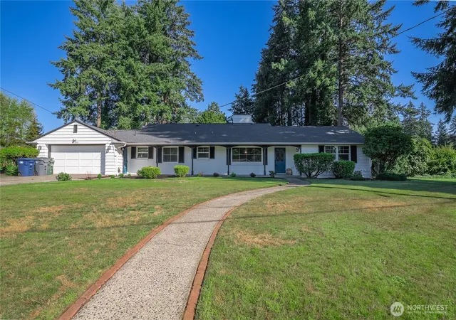 Photo 2 of Single family home for sale at 11315 Loma Pl Sw, Lakewood, WA 98499 | MLS# NWM2554117 | Listing updated on 2026-09-30