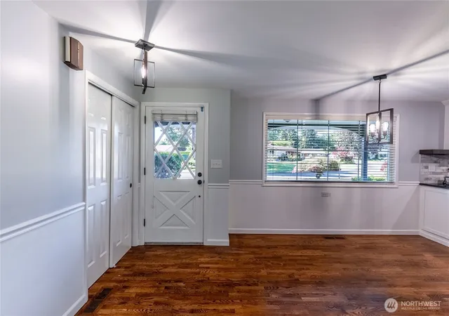 Photo 4 of Single family home for sale at 11315 Loma Pl SW, Lakewood, WA 98499 | MLS# NWM2554117 | Listing updated on 2026-09-30