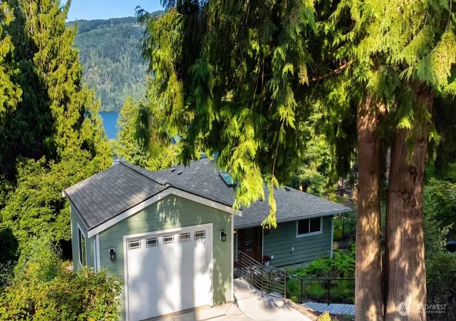 Photo 3 of Single family home for sale at 44 Windward, Bellingham, WA 98229 | MLS# NWM2554129 | Listing updated on 2026-10-20