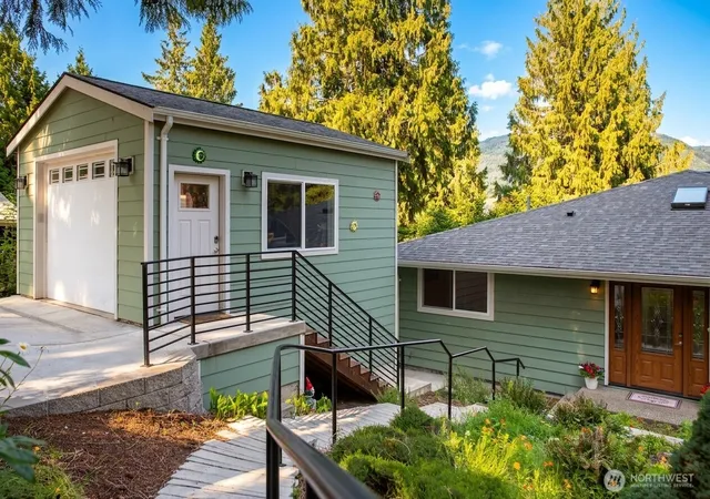 Photo 4 of Single family home for sale at 44 Windward, Bellingham, WA 98229 | MLS# NWM2554129 | Listing updated on 2026-10-20