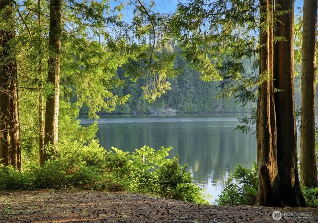 Photo 3 of Sale Pending at 1052 E Mason Lake Dr W, Grapeview, WA 98546 | MLS# NWM2554135 | Listing updated on 2026-09-25