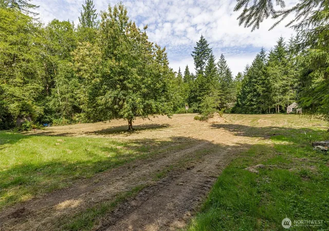 Photo 1 of Sale Pending at 2682 E Lake Riley Rd, Arlington, WA 98223 | MLS# NWM2554173 | Listing updated on 2026-08-17