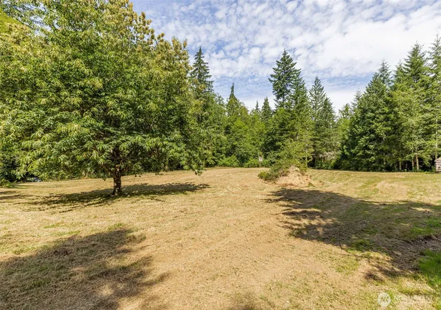 Photo 3 of Sale Pending at 2682 E Lake Riley Rd, Arlington, WA 98223 | MLS# NWM2554173 | Listing updated on 2026-08-17