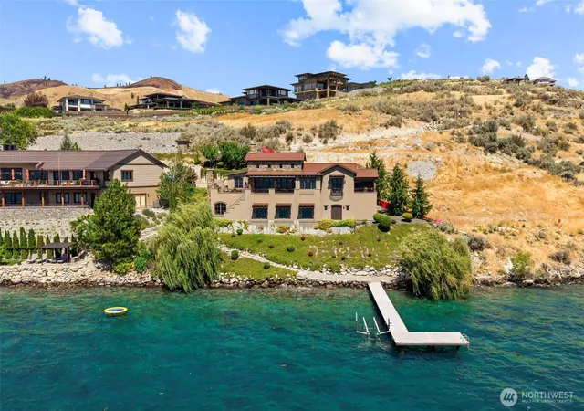 Photo 4 of Single family home for sale at 120 Brimstone Ln, Chelan, WA 98816 | MLS# NWM2554177 | Listing updated on 2026-10-16