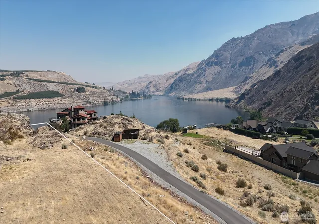 Photo 4 of Sale Pending at 247 N Shore Dr, Orondo, WA 98843 | MLS# NWM2554189 | Listing updated on 2026-09-28