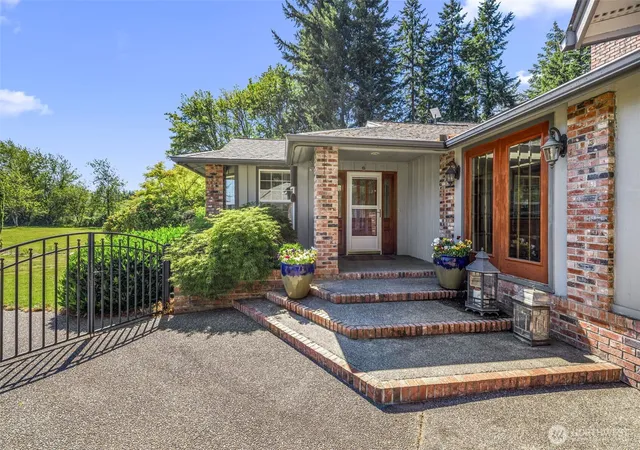 Photo 4 of Single family home for sale at 18525 Paulson St SW, Rochester, WA 98579 | MLS# NWM2554193 | Listing updated on 2026-09-22