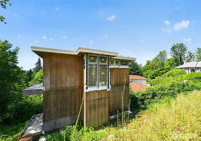 Photo 3 of Single family home for sale at 17419 102nd Avenue NE, Bothell, WA 98011 | MLS# NWM2554200 | Listing updated on 2026-09-22