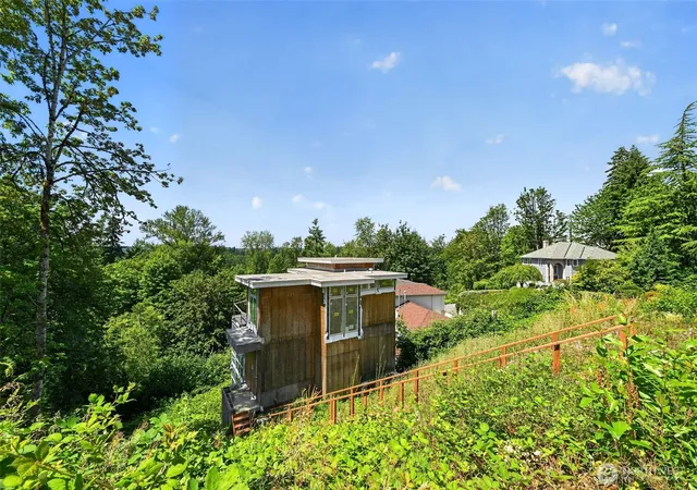 Photo 4 of Single family home for sale at 17419 102nd Avenue NE, Bothell, WA 98011 | MLS# NWM2554200 | Listing updated on 2026-09-22