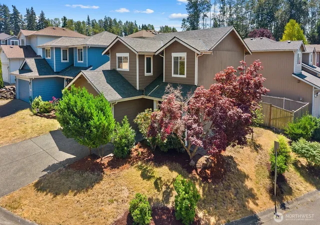 Photo 3 of Single family home for sale at 2707 S 268th Place, Kent, WA 98032 | MLS# NWM2554206 | Listing updated on 2026-09-19