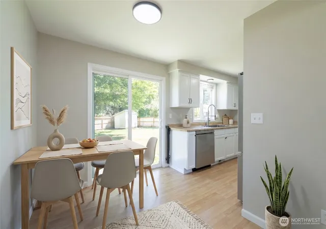 Photo 4 of Single family home for sale at 218 Lisa Ln, Gold Bar, WA 98251 | MLS# NWM2554220 | Listing updated on 2026-09-27
