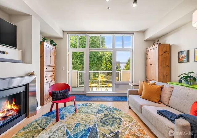 Photo 4 of Condo for sale at 17 W Mercer St #206, Seattle, WA 98119 | MLS# NWM2554239 | Listing updated on 2026-09-22