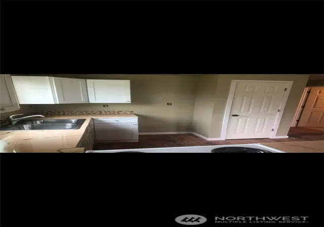Photo 3 of Multi family home for sale at 309 East 2nd, Aberdeen, WA 98520 | MLS# NWM2554246 | Listing updated on 2026-09-25