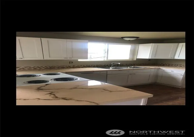 Photo 4 of Multi family home for sale at 309 East 2nd, Aberdeen, WA 98520 | MLS# NWM2554246 | Listing updated on 2026-09-25