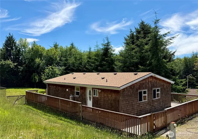 Photo 1 of Manufactured home for sale at 28 N Jacobson Rd, Cathlamet, WA 98612 | MLS# NWM2554255 | Listing updated on 2026-09-22