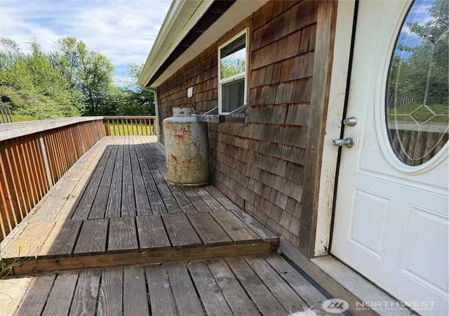 Photo 2 of Manufactured home for sale at 28 N Jacobson Rd, Cathlamet, WA 98612 | MLS# NWM2554255 | Listing updated on 2026-09-22