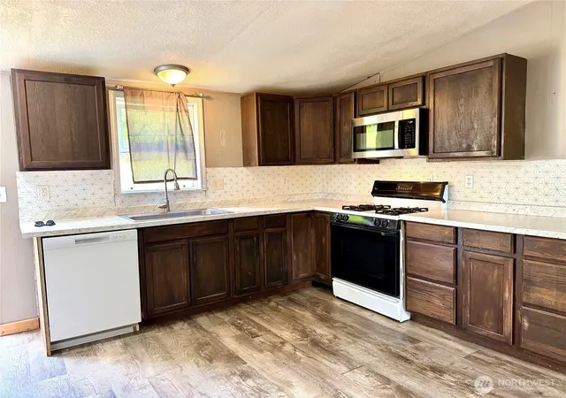 Photo 3 of Manufactured home for sale at 28 N Jacobson Rd, Cathlamet, WA 98612 | MLS# NWM2554255 | Listing updated on 2026-09-22
