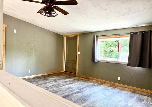 Photo 4 of Manufactured home for sale at 28 N Jacobson Rd, Cathlamet, WA 98612 | MLS# NWM2554255 | Listing updated on 2026-09-22