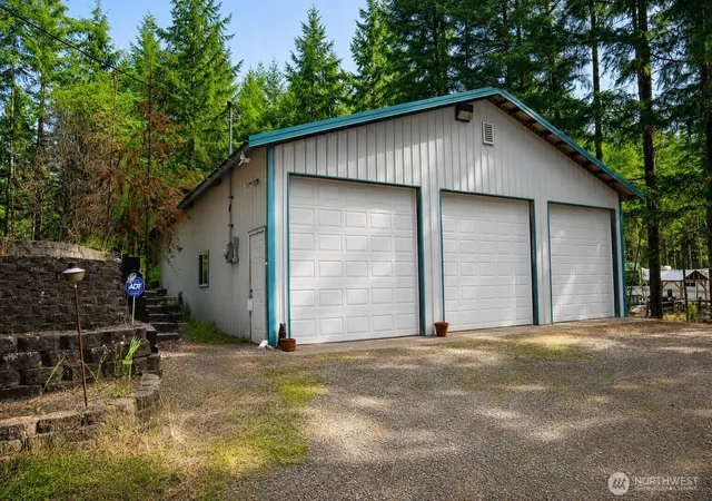 Photo 1 of Single family home for sale at 511 Ne Lakeshore Dr N, Tahuya, WA 98588 | MLS# NWM2554265 | Listing updated on 2026-09-22