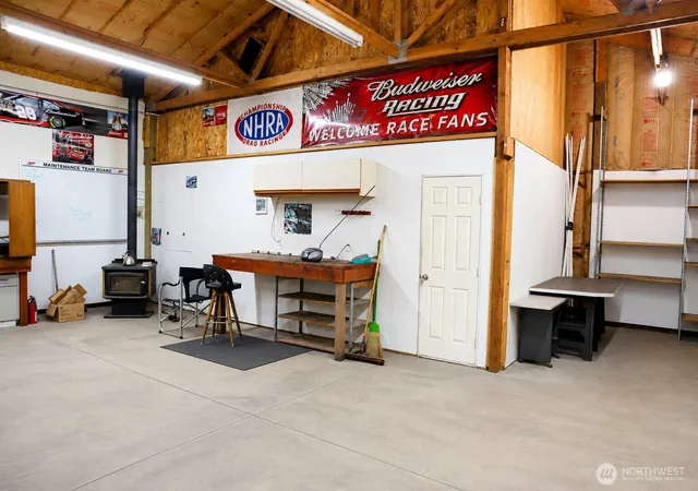 Photo 4 of Single family home for sale at 511 NE Lakeshore Dr N, Tahuya, WA 98588 | MLS# NWM2554265 | Listing updated on 2026-09-22