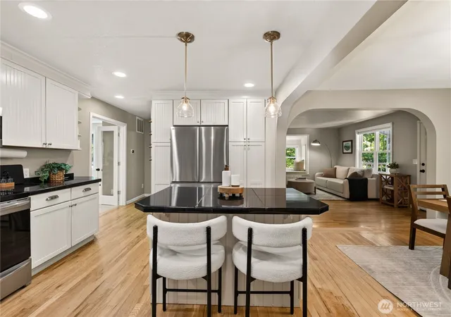 Photo 2 of Single family home for sale at 420 222nd Avenue Ne, Sammamish, WA 98074 | MLS# NWM2554268 | Listing updated on 2026-10-02