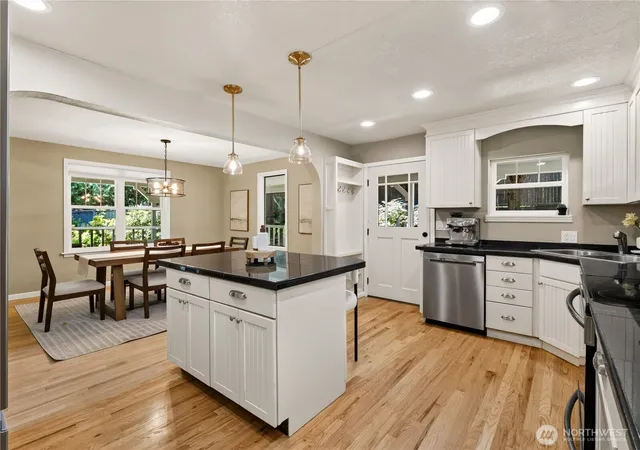 Photo 3 of Single family home for sale at 420 222nd Avenue NE, Sammamish, WA 98074 | MLS# NWM2554268 | Listing updated on 2026-10-02
