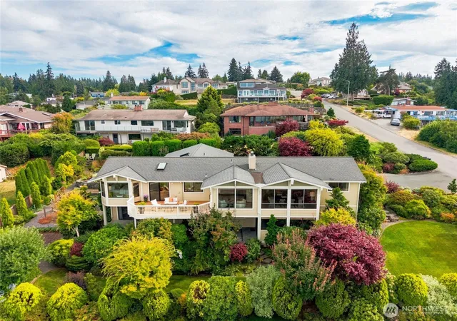 Photo 2 of Sale Pending at 5017 33rd Avenue W, Everett, WA 98203 | MLS# NWM2554278 | Listing updated on 2026-09-25