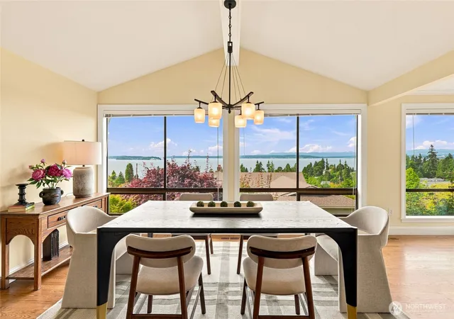 Photo 3 of Sale Pending at 5017 33rd Avenue W, Everett, WA 98203 | MLS# NWM2554278 | Listing updated on 2026-09-25